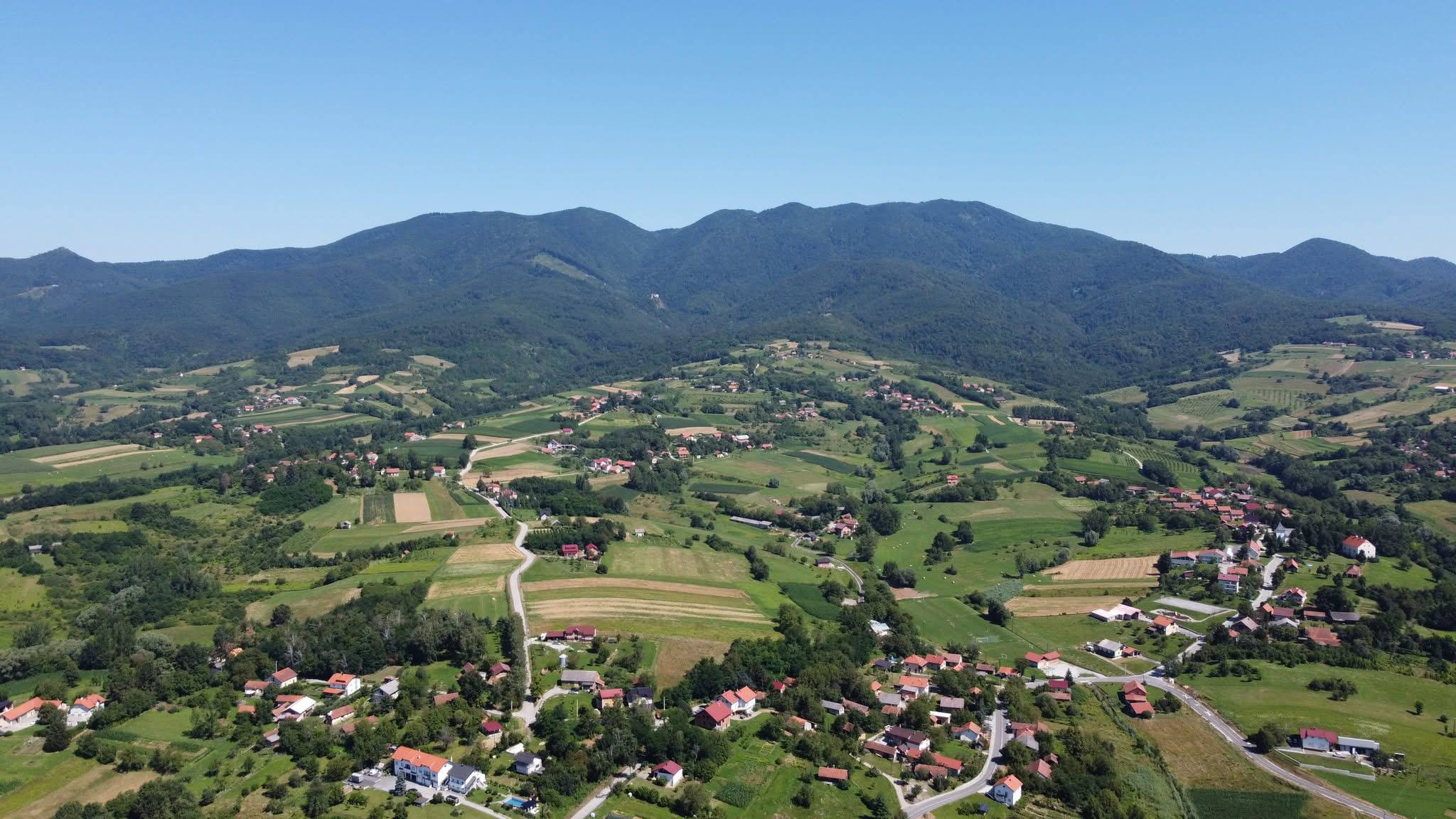 Brežuljci Sjeverne Hrvatske i pogled s Ivanščice kao mirna alternativa obali