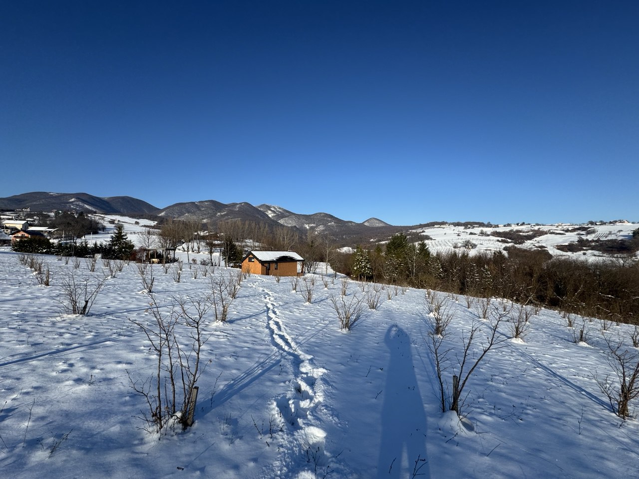 Dushka zimi — kućica pod snijegom u Hrvatskom Zagorju